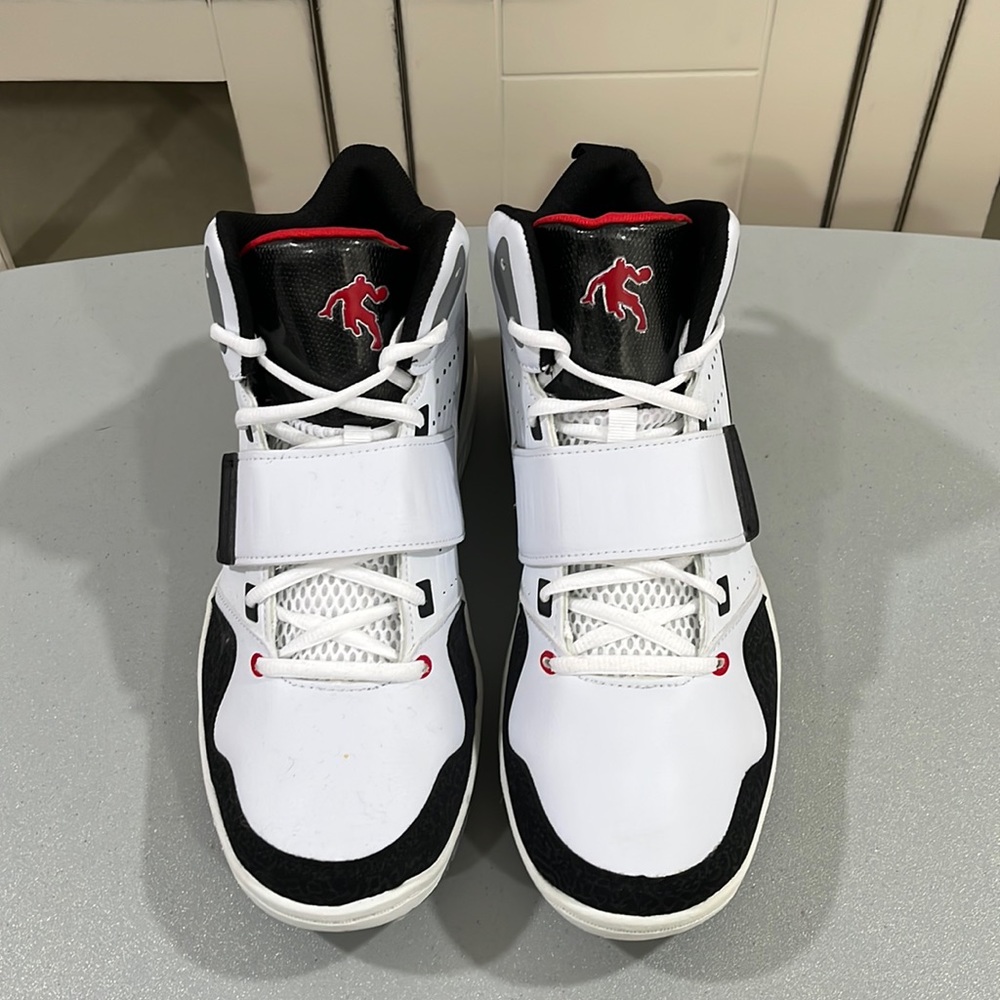 And1 Mid Top Men’s Basketball Sneakers. New